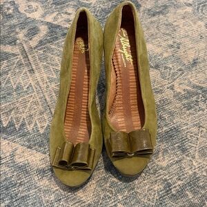Miss Albright Olive Green Heels with Bow